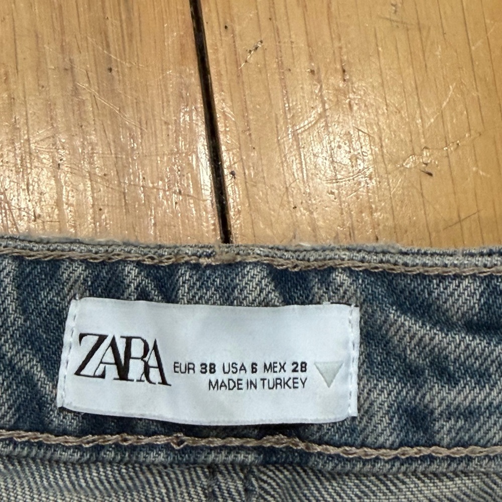 Zara Mid Rise blue jeans - Picture 3 of 5